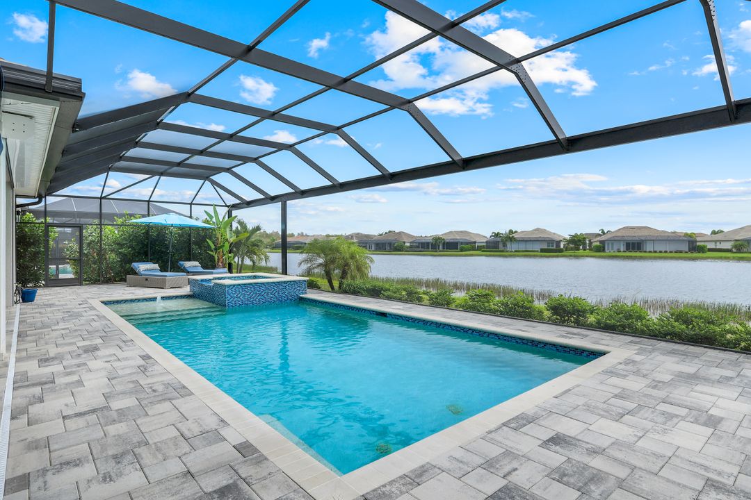 14386 Laguna Spgs Ln, Naples, FL 34114