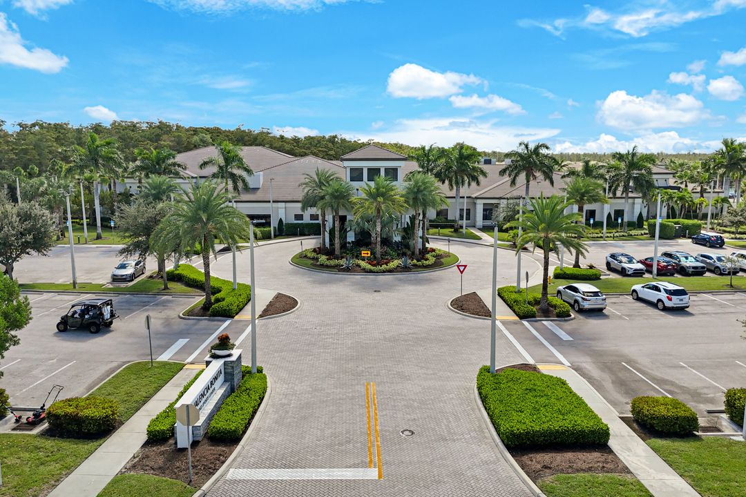 28564 Twain Dr, Bonita Springs, FL 34135