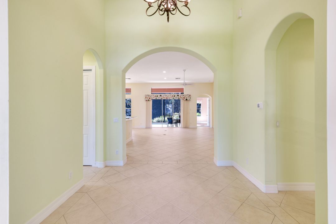 12910 Silverthorn Ct, Bonita Springs, FL 34135