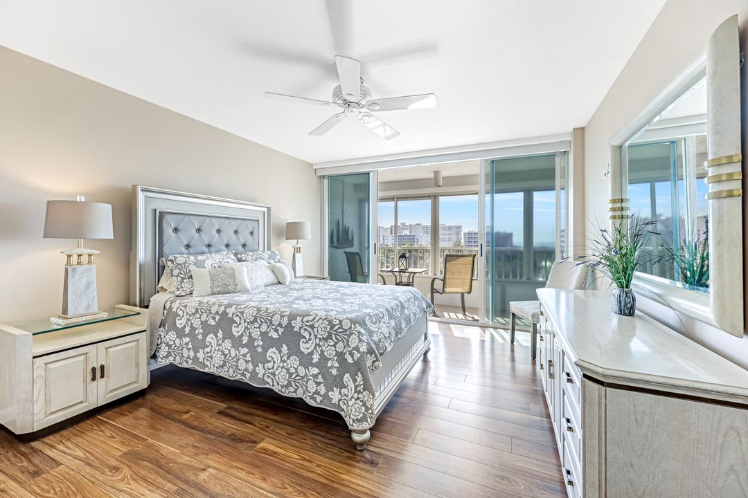 21 Bluebill Ave, Naples, FL 34108