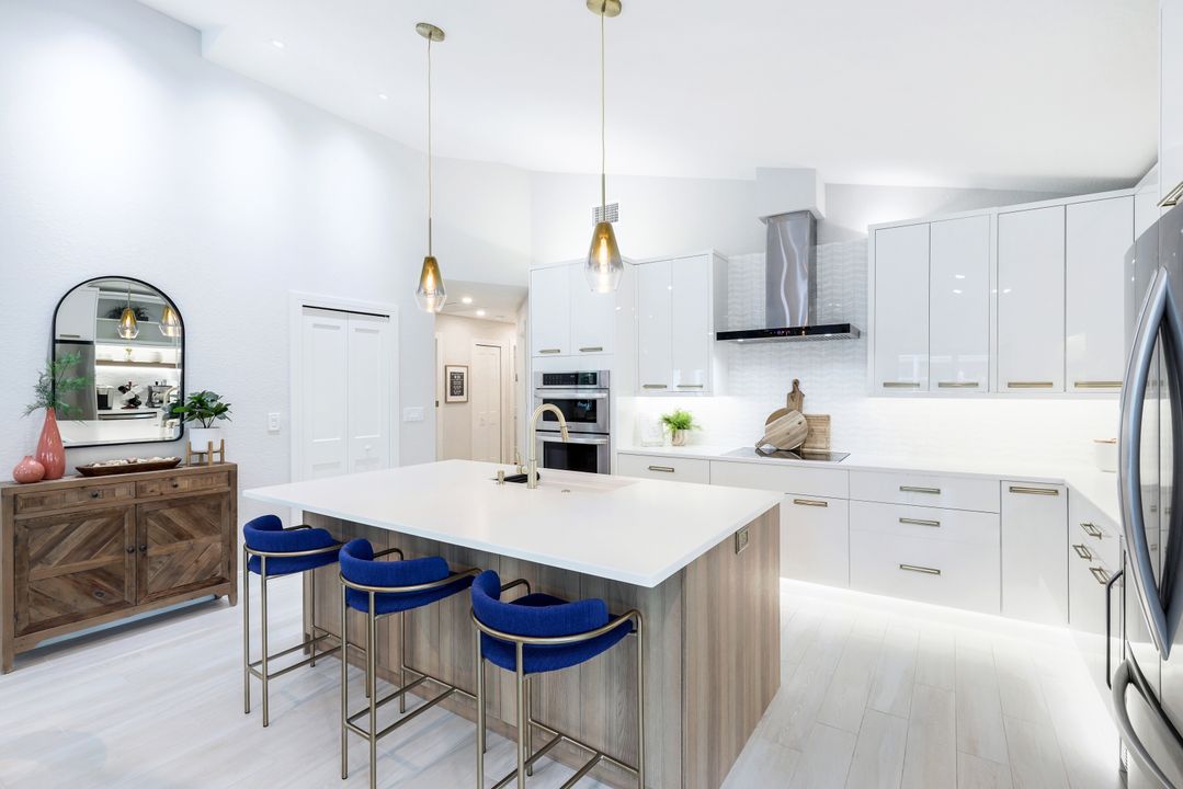 1262 Silverstrand Dr, Naples, FL 34110