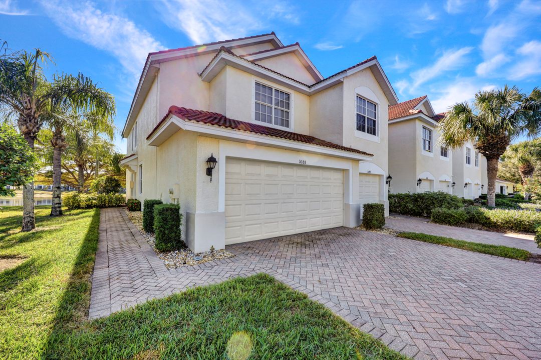 1088 Oxford Ln #48, Naples, FL 34105