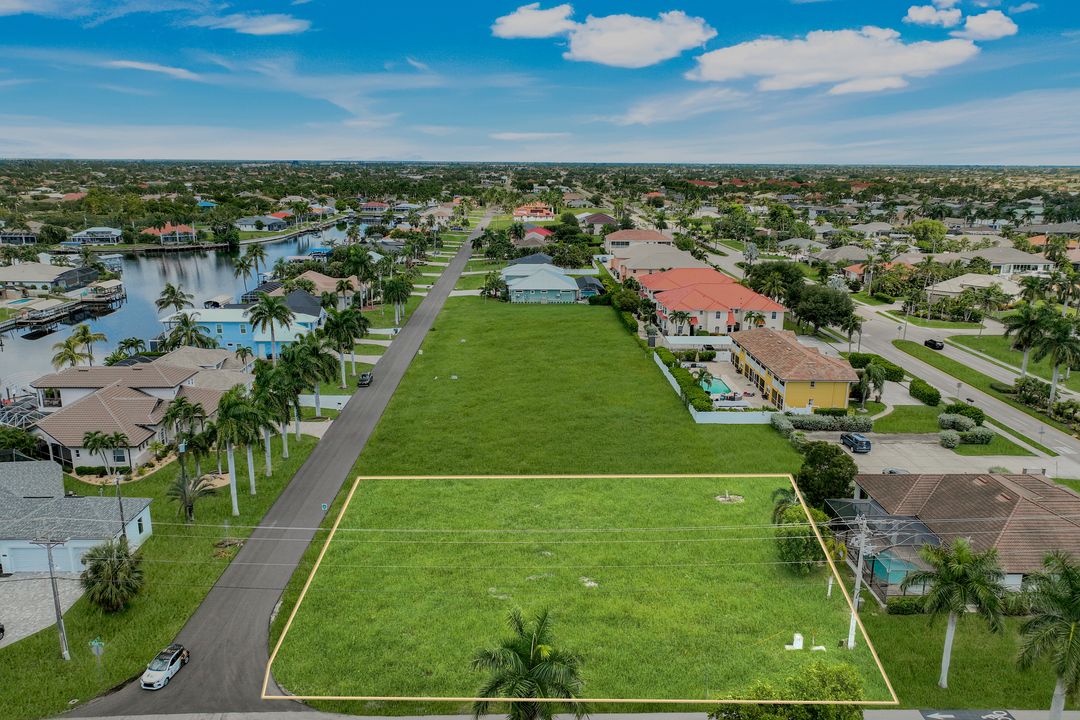 5429 SW 16th Pl, Cape Coral, FL 33914
