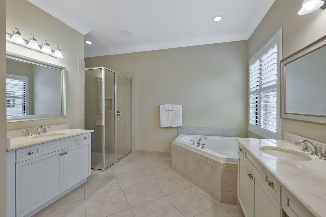 3384 Atlantic Cir, Naples, FL 34119