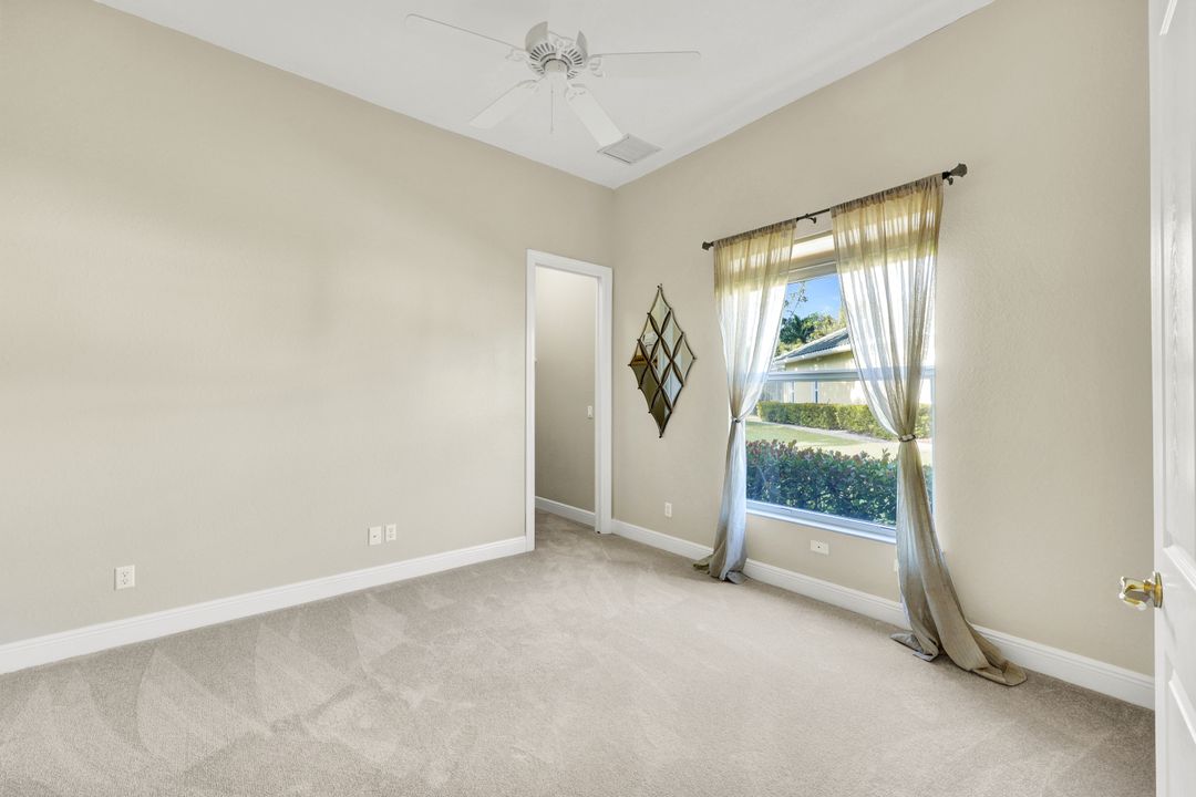 10205 Avonleigh Dr, Bonita Springs, FL 34135