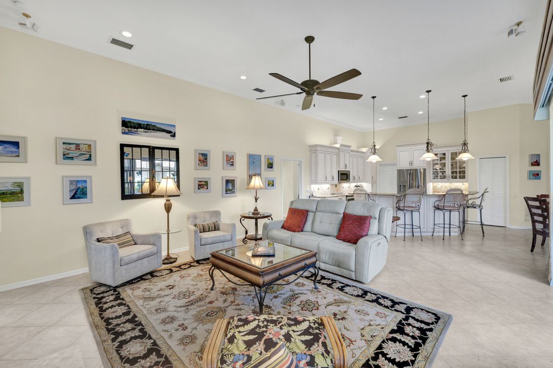 3750 Lakemont Dr, Bonita Springs, FL 34134