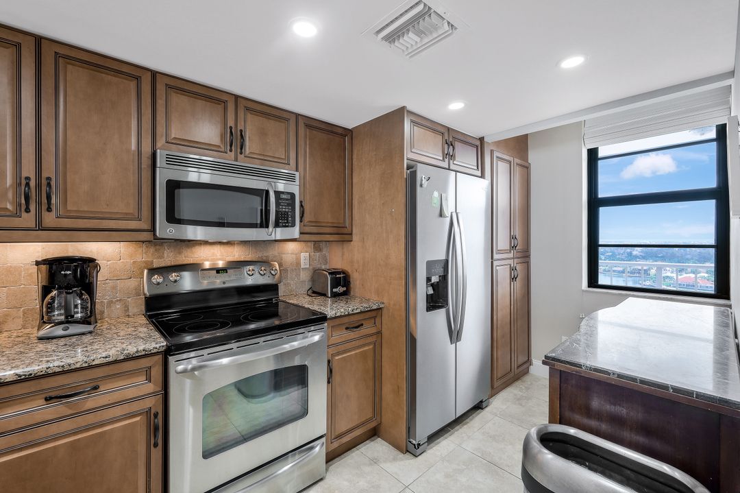 380 Seaview Ct #1904, Marco Island, FL 34145