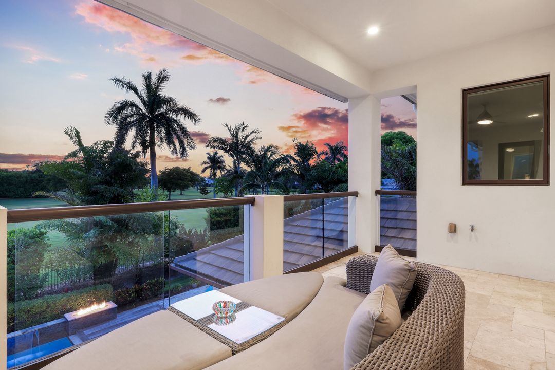 875 Wedge Dr, Naples, FL 34103