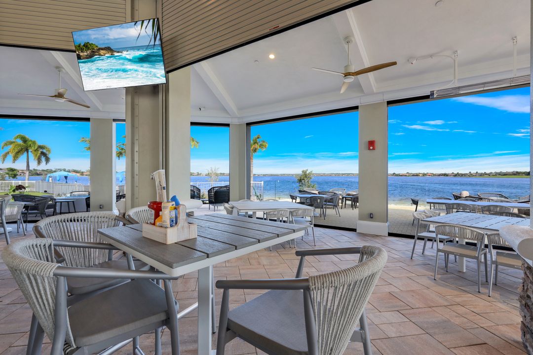 8950 Weathered Stone Dr, Naples, FL 34120