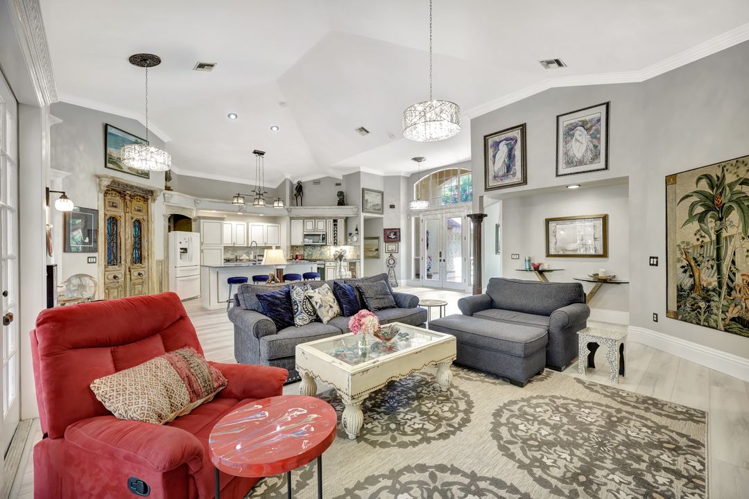 1904 Bethany Pl, Naples, FL 34109