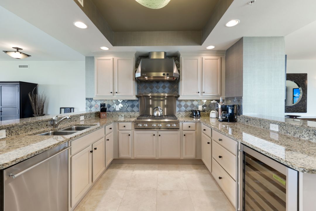 275 Indies Way #1001, Naples, FL 34110