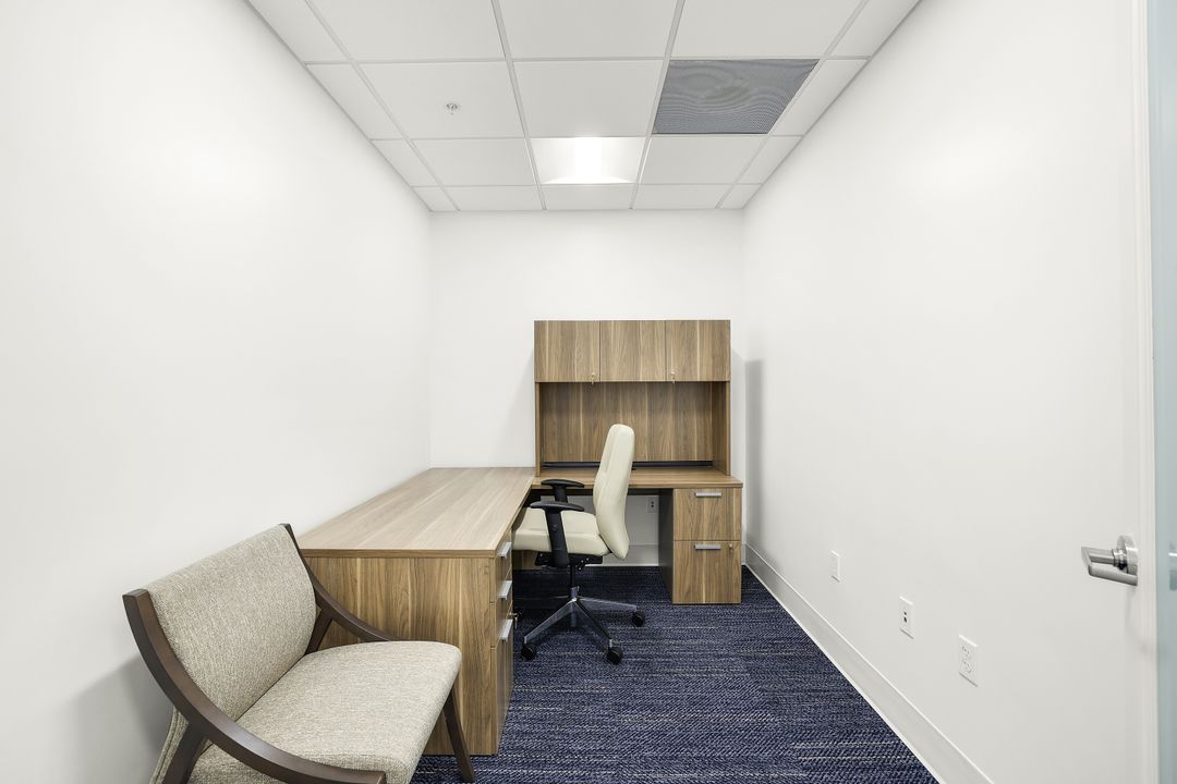 2390 Tamiami Trl N #212, Naples, FL 34103