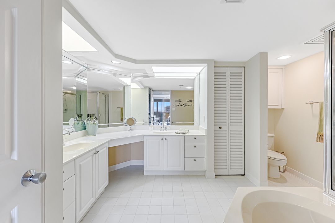 21 Bluebill Ave, Naples, FL 34108