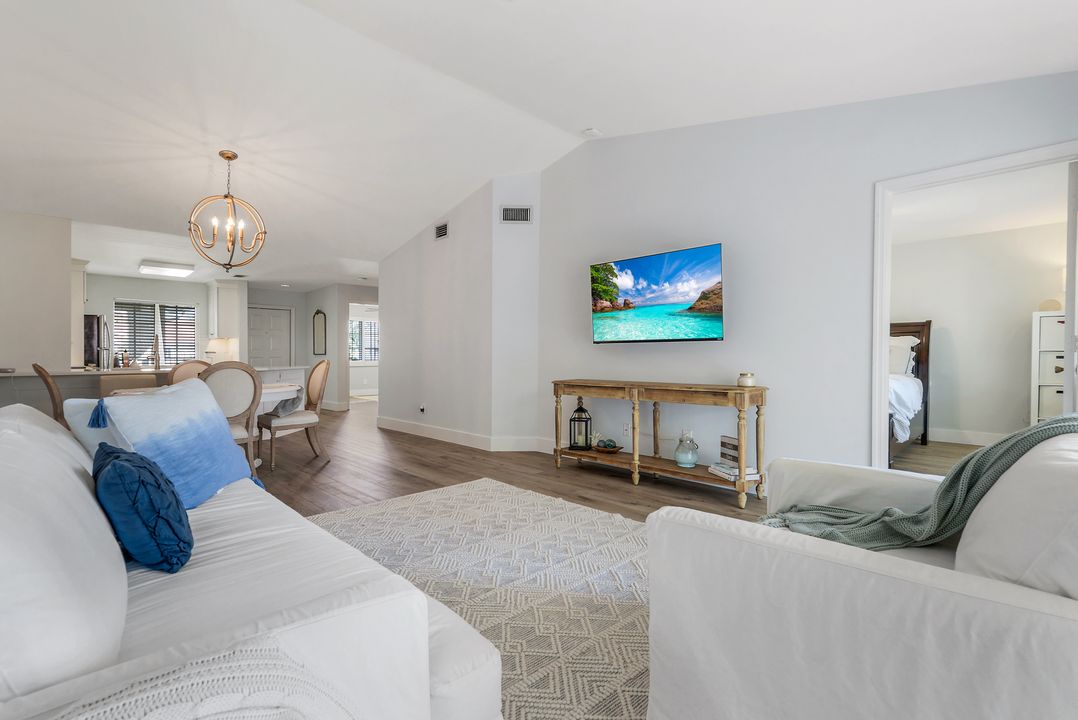 7767 Jewel Ln #203, Naples, FL 34109