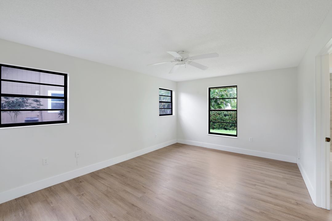 4925 Molokai Dr #16, Naples, FL 34112