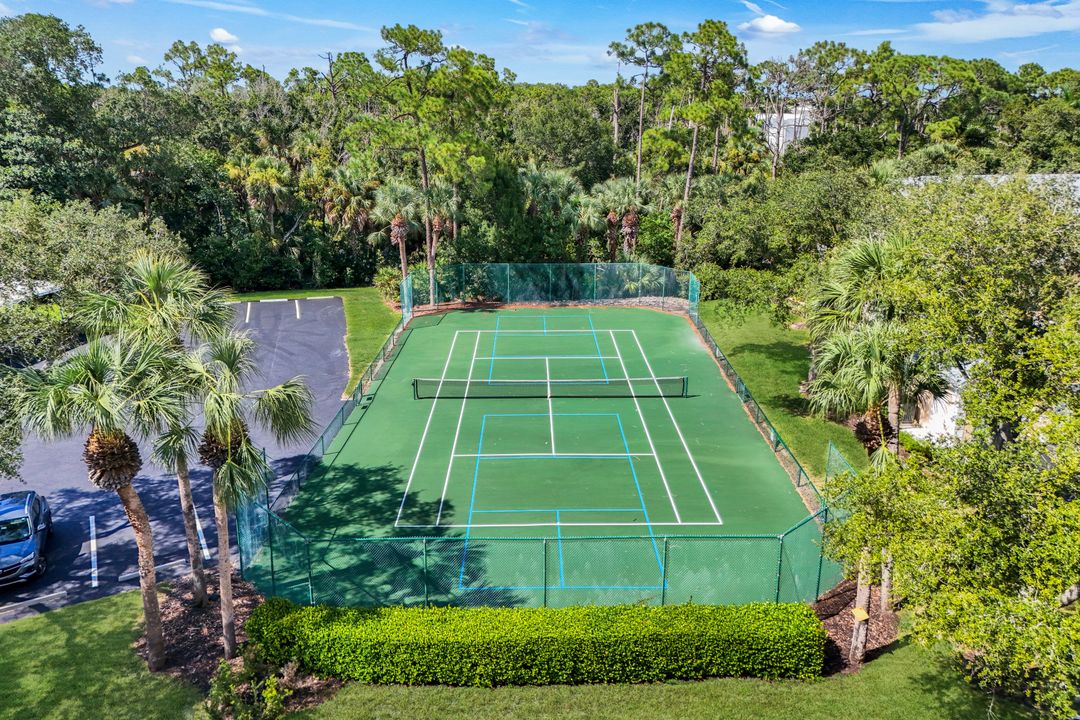 752 Wiggins Lake Dr #201, Naples, FL 34110