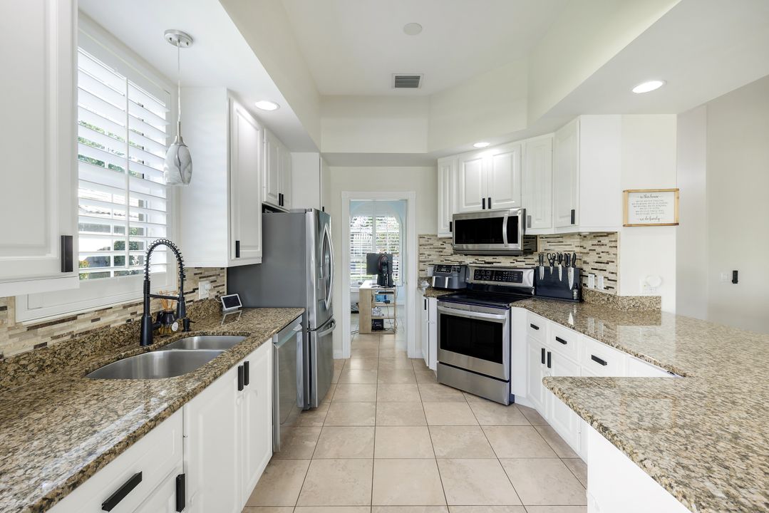 28032 Eagle Ray Ct, Bonita Springs, FL 34135