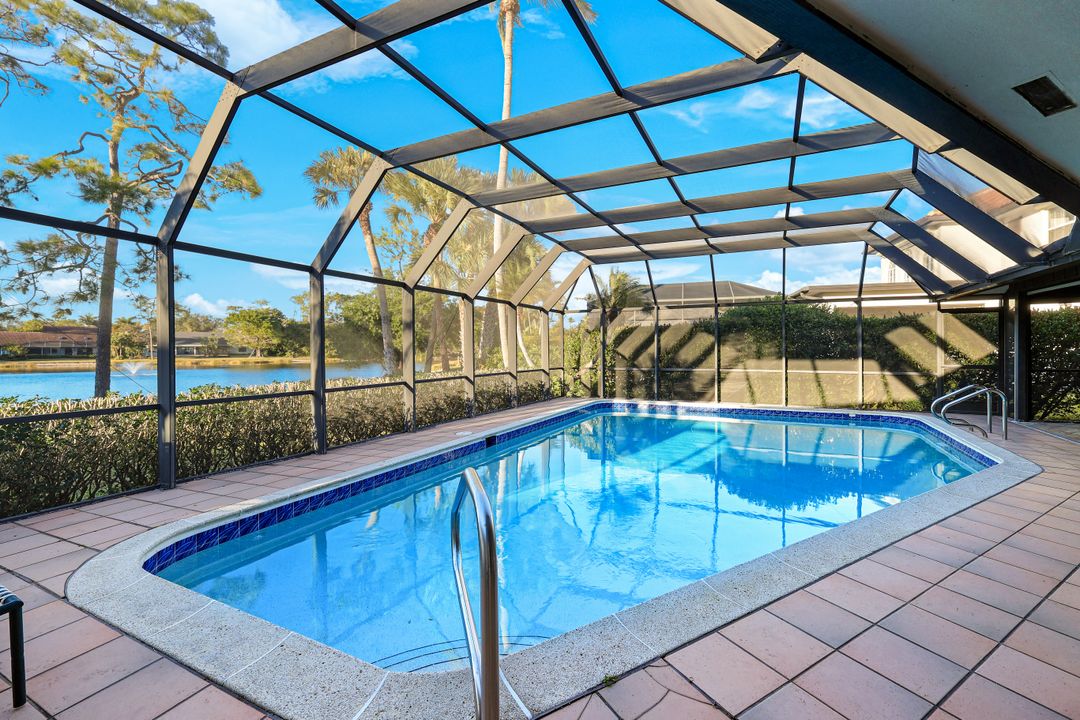 700 Bald Eagle Dr, Naples, FL 34105