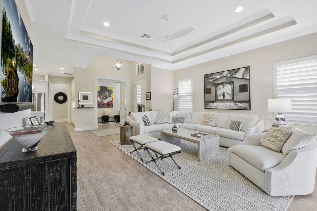 5665 Highbourne Dr, Naples, FL 34113