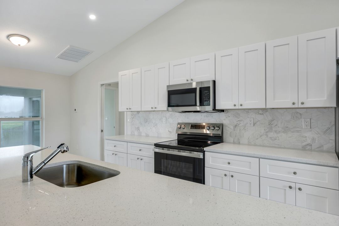 1629 NE 33rd Terrace, Cape Coral, FL 33909