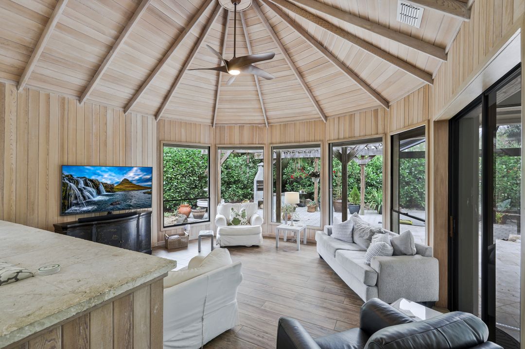 730 Bay Tree Ct, Naples, FL 34108