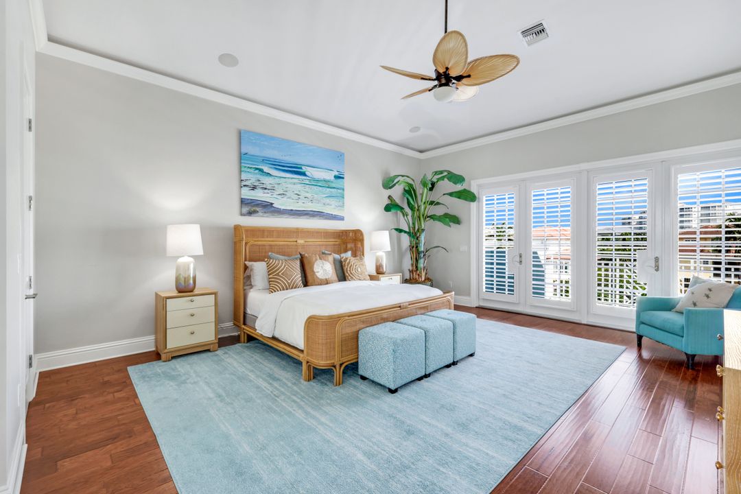 273 Egret Ave, Naples, FL 34108