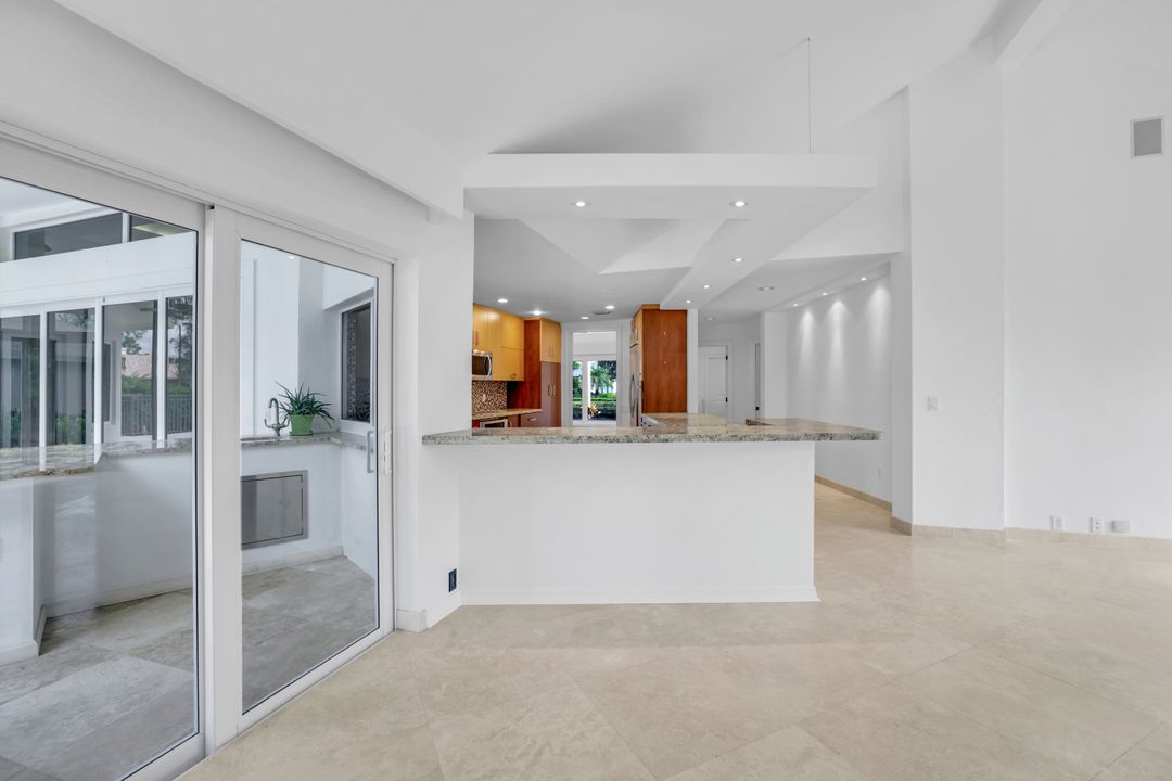 4502 Silver Fox Dr, Naples, FL 34119