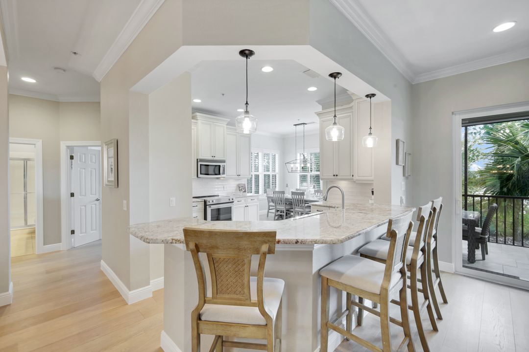 9201 Quartz Ln #201, Naples, FL 34120