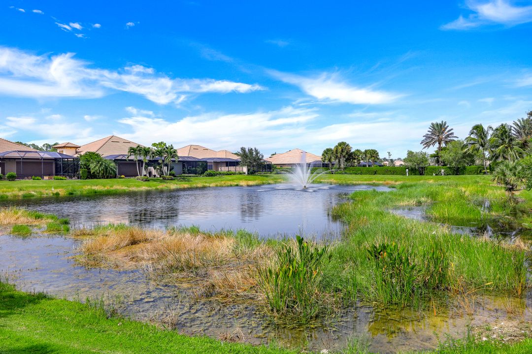 7598 Moorgate Point Way, Naples, FL 34113