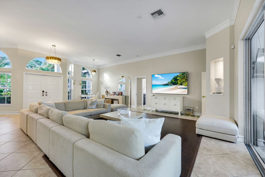 778 95th Ave N, Naples, FL 34108