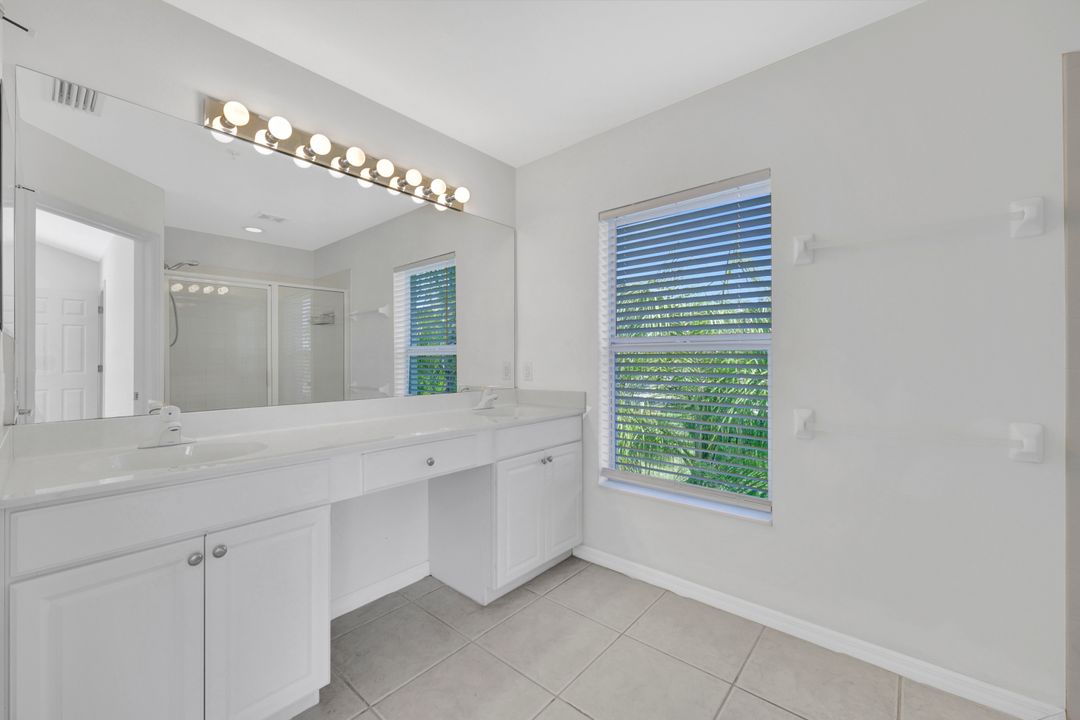 1088 Oxford Ln #48, Naples, FL 34105