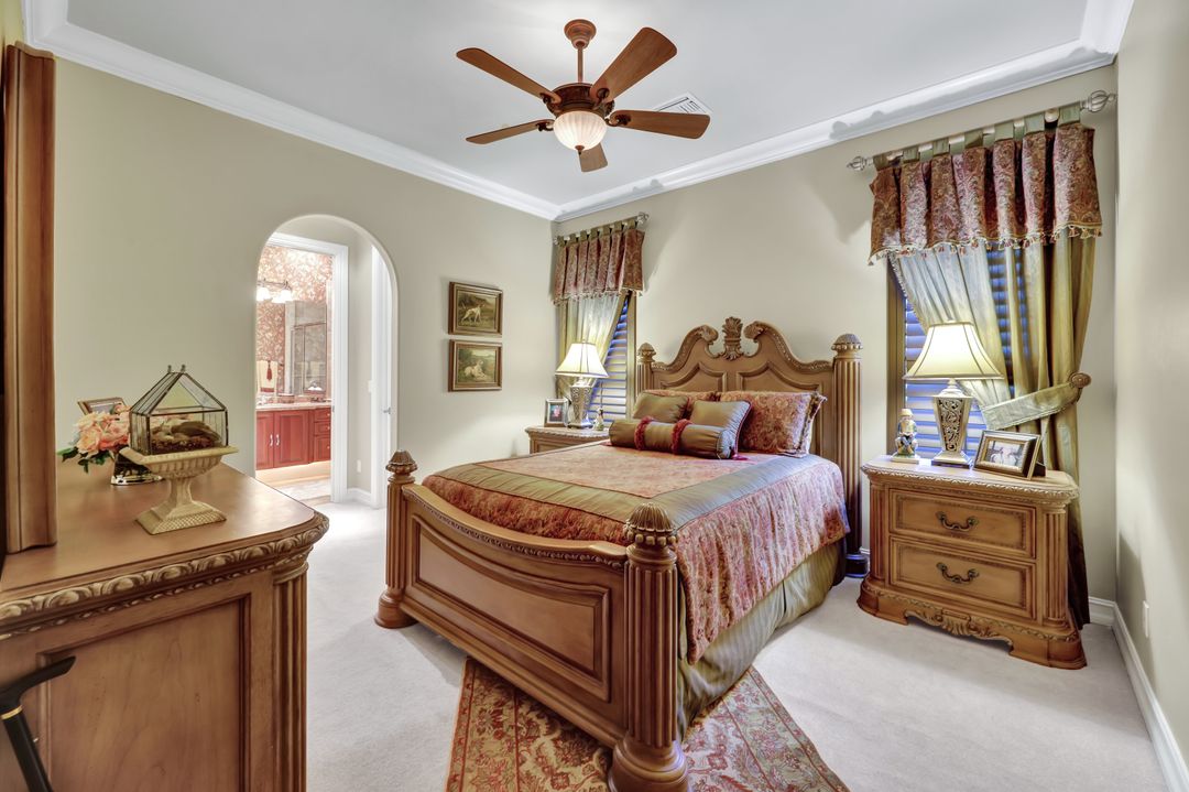 2743 Olde Cypress Dr, Naples, FL 34119