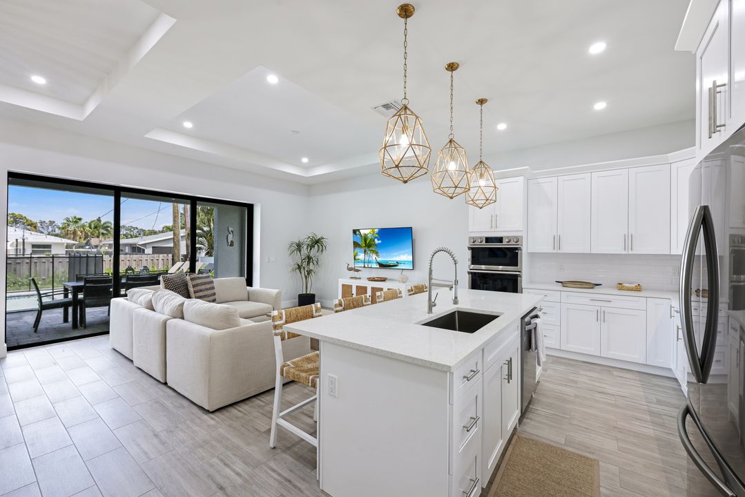 27 2nd St, Bonita Springs, FL 34134