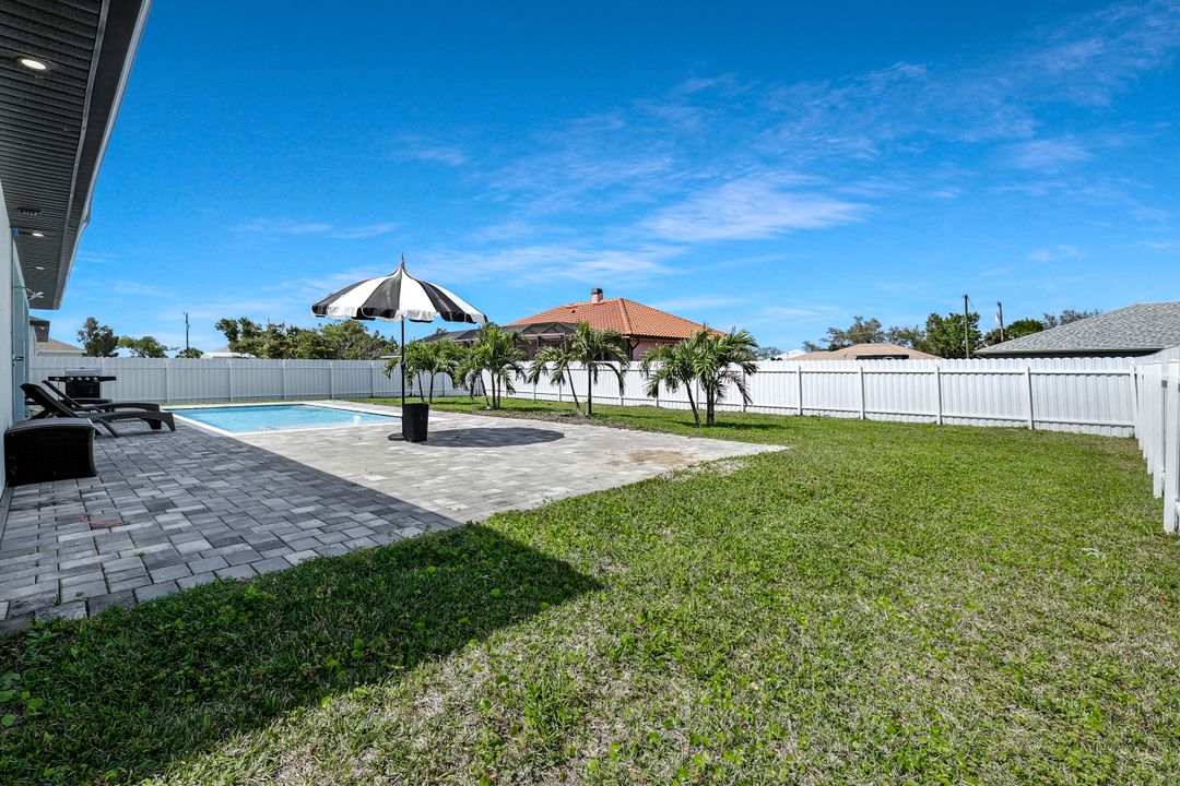 913 Embers Pkwy W, Cape Coral, FL 33993