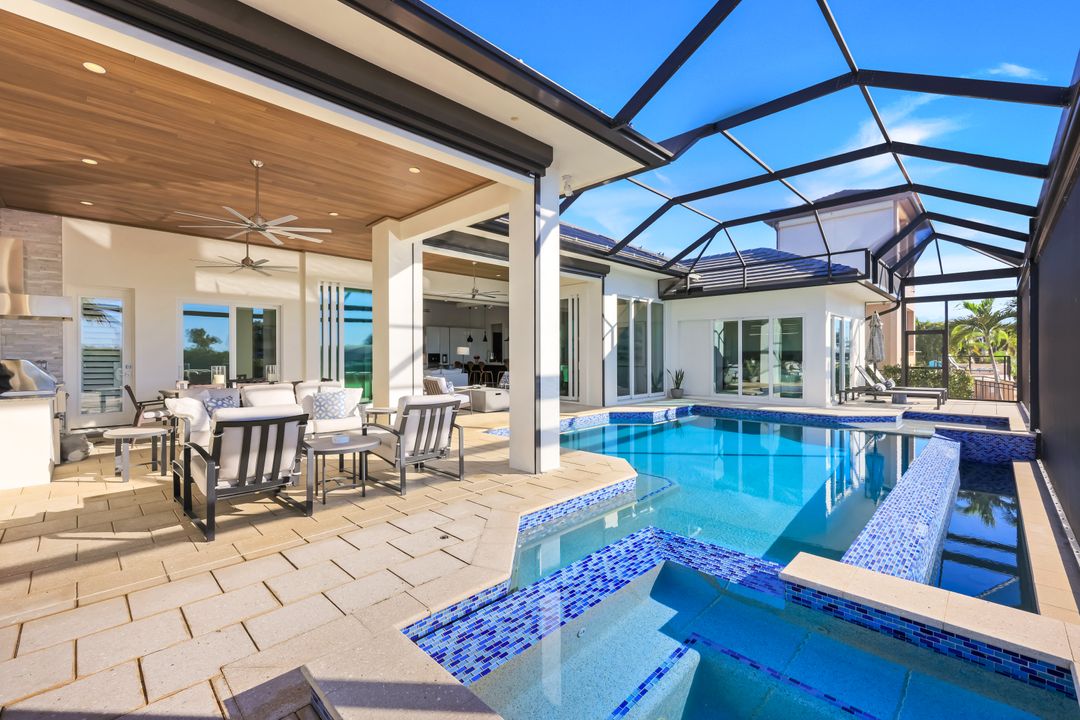 428 SW 39th Ave, Cape Coral, FL 33991