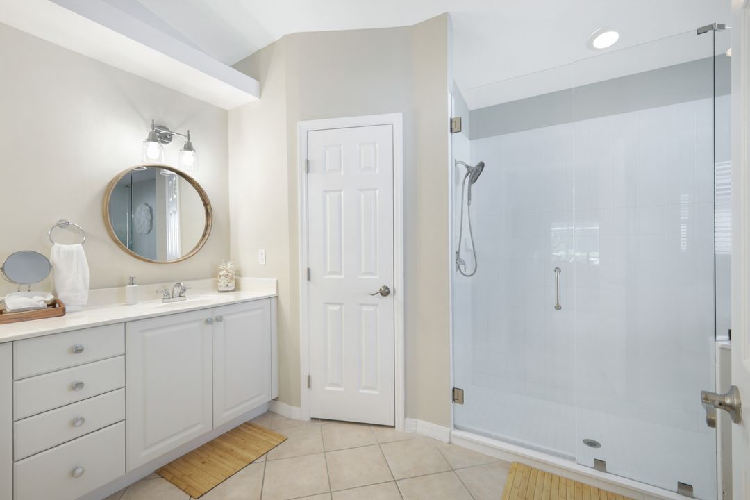 5160 Sunbury Ct, Naples, FL 34104