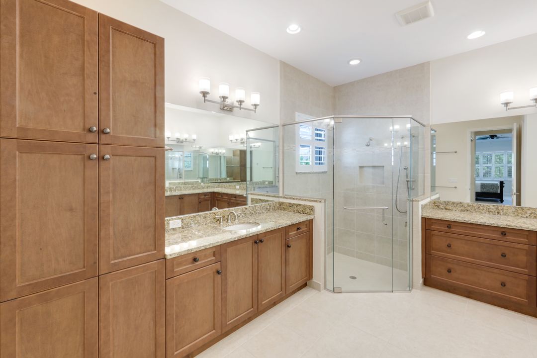 28564 Twain Dr, Bonita Springs, FL 34135