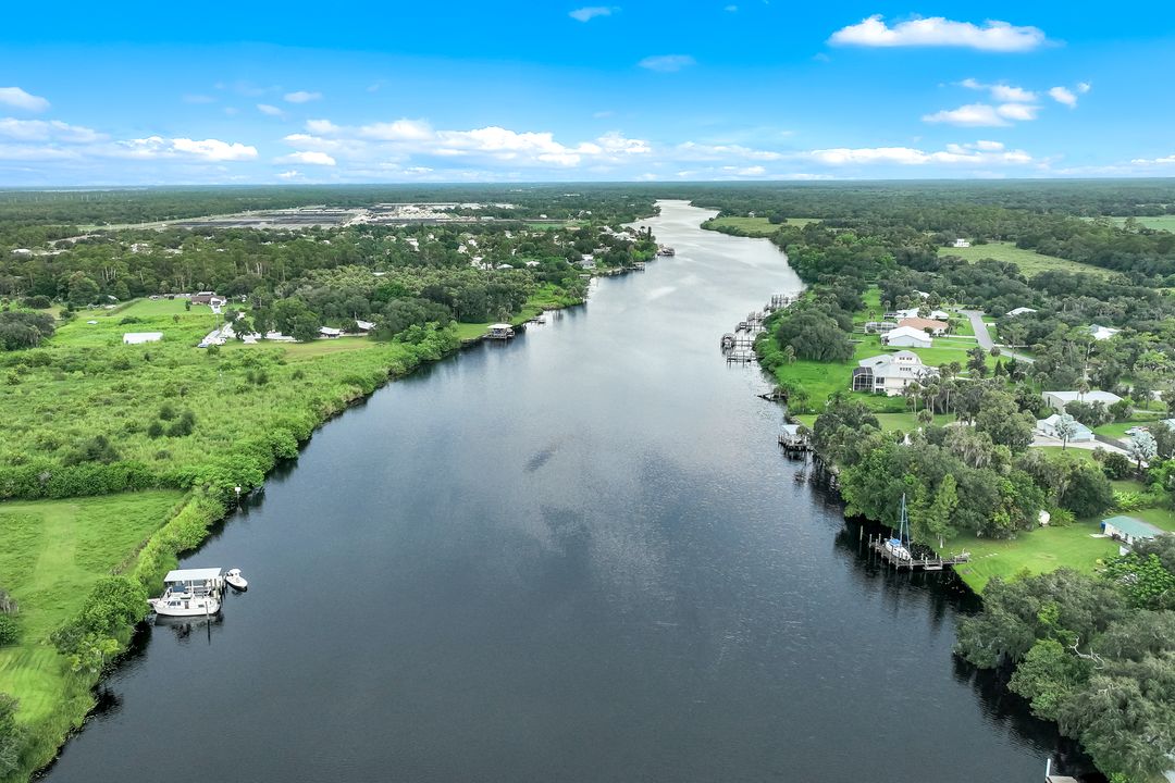 21211 Palm Beach Blvd, Alva, FL 33920