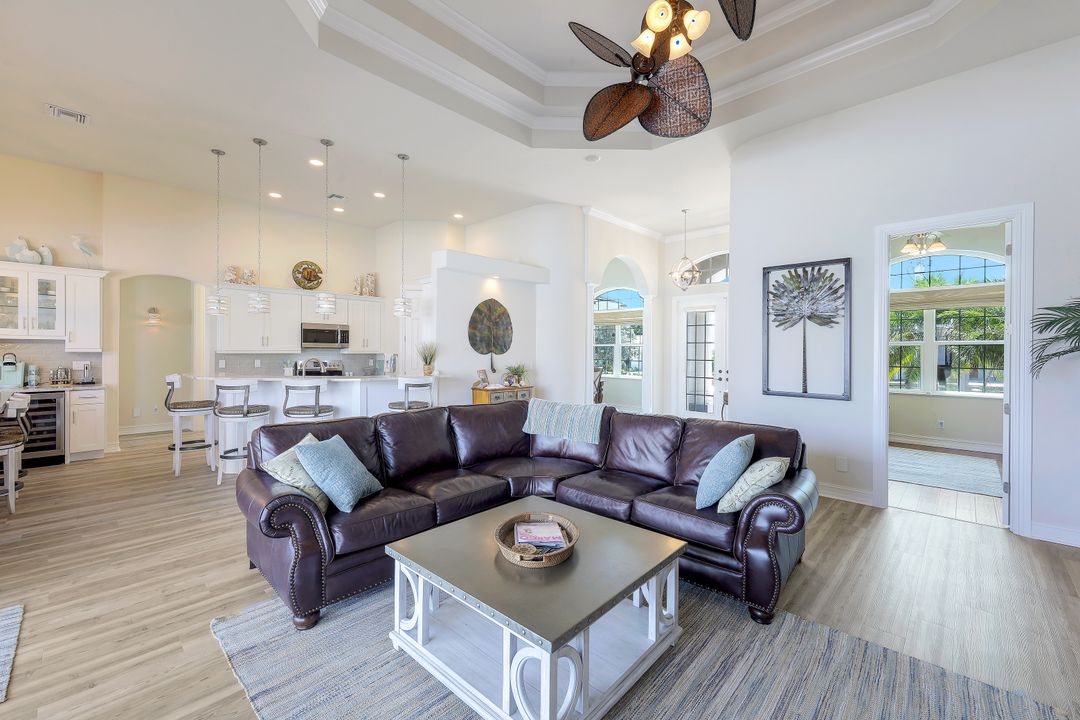 910 Montego Ct, Marco Island, FL 34145