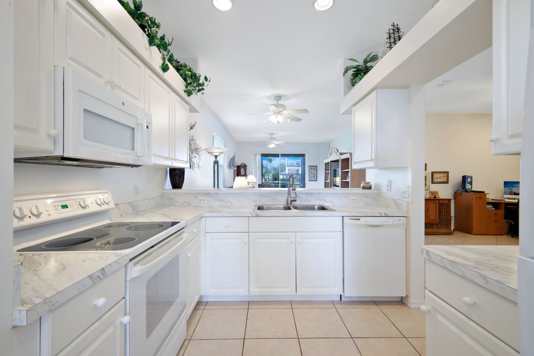 14271 Hilton Head Dr, Fort Myers, FL 33919