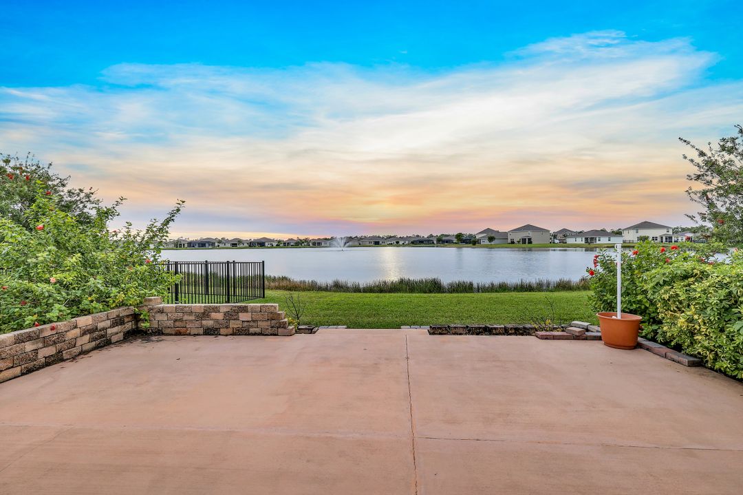 3440 Cancun Ct, Cape Coral, FL 33909