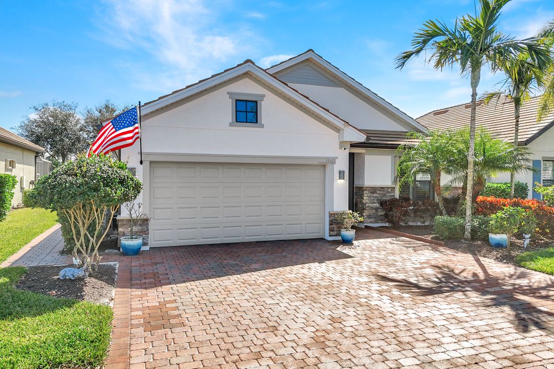 7460 Blackberry Dr, Naples, FL 34114