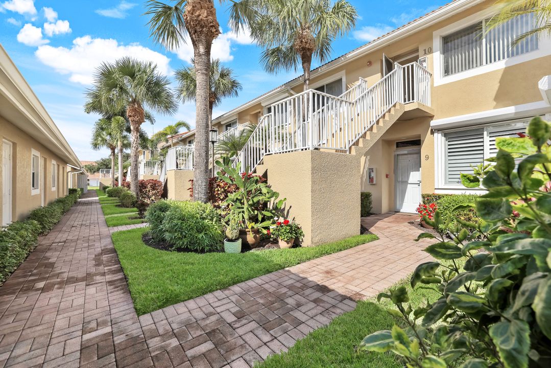 2373 Hidden Lake Ct #10, Naples, FL 34112