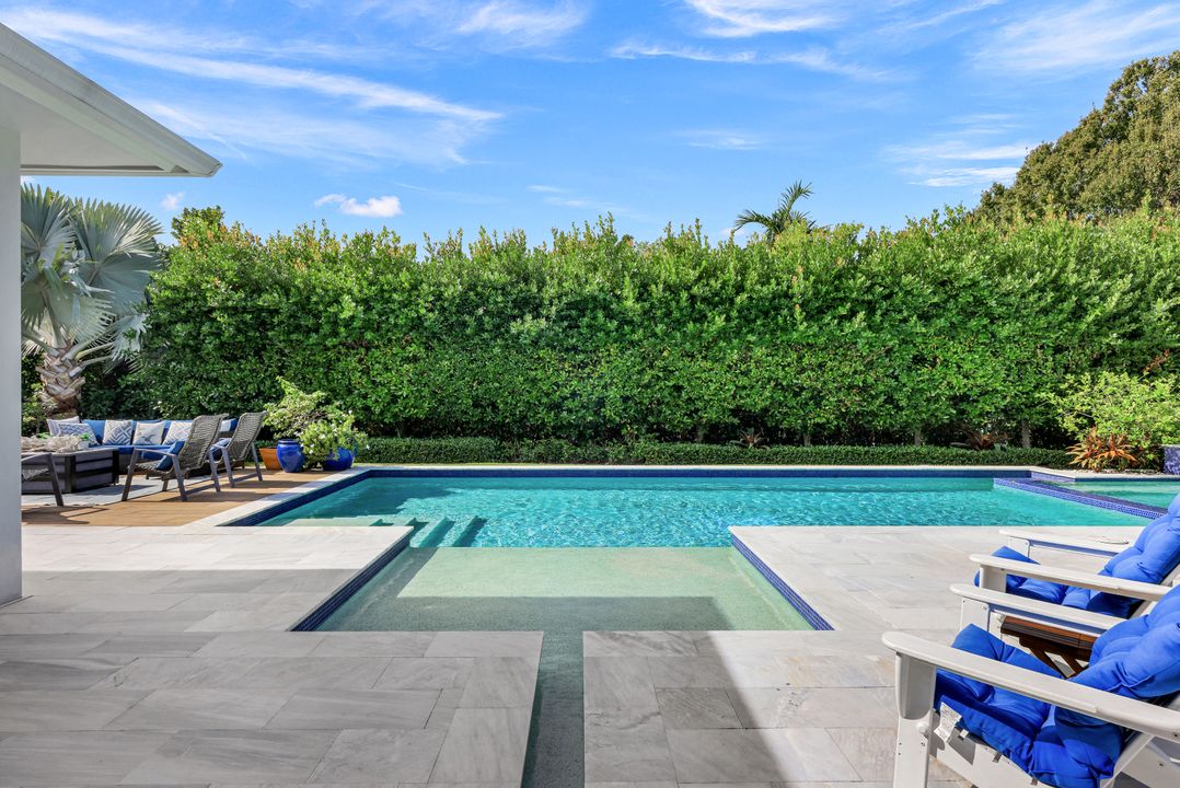 679 Rudder Rd, Naples, FL 34102