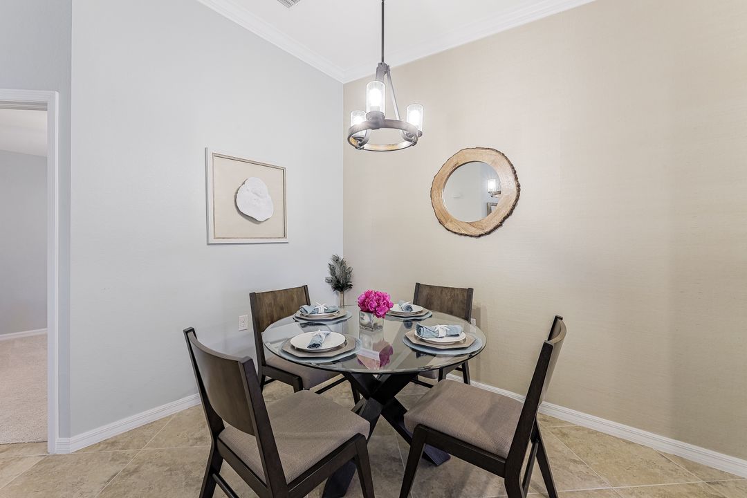 9828 Venezia Cir #1124, Naples, FL 34113