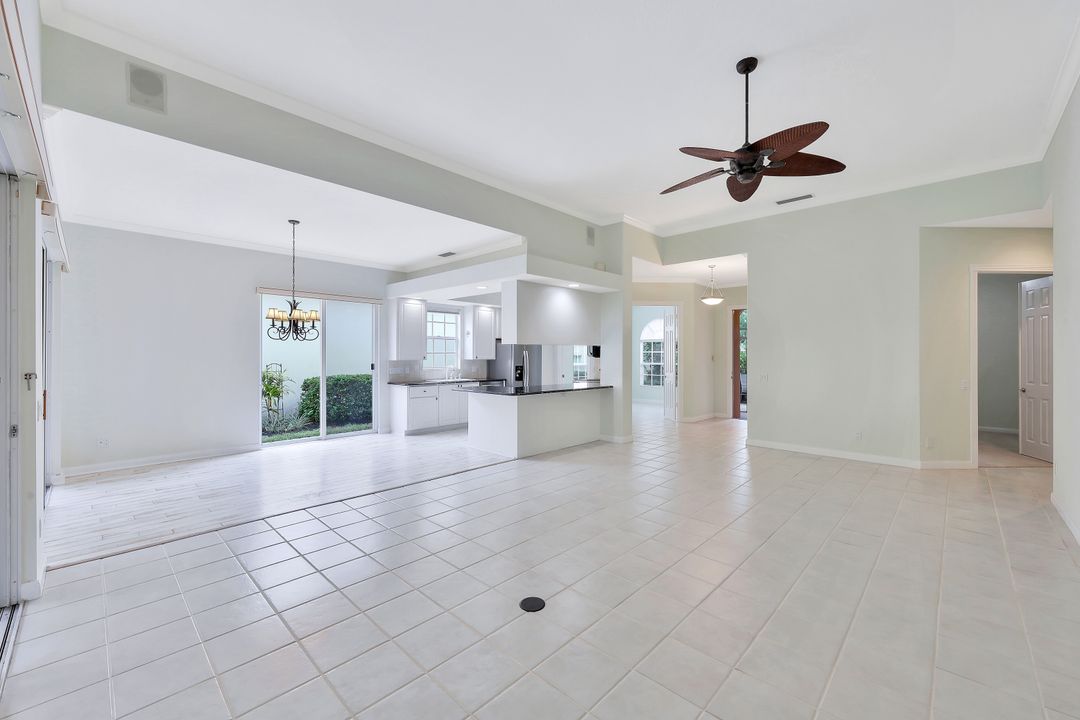 5930 Bermuda Ln, Naples, FL 34119