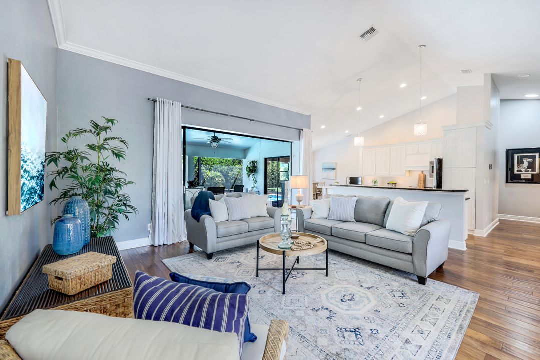 430 Cypress Way E, Naples, FL 34110