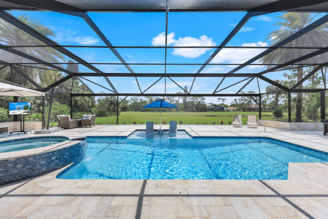 4701 Oak Leaf Dr, Naples, FL 34119