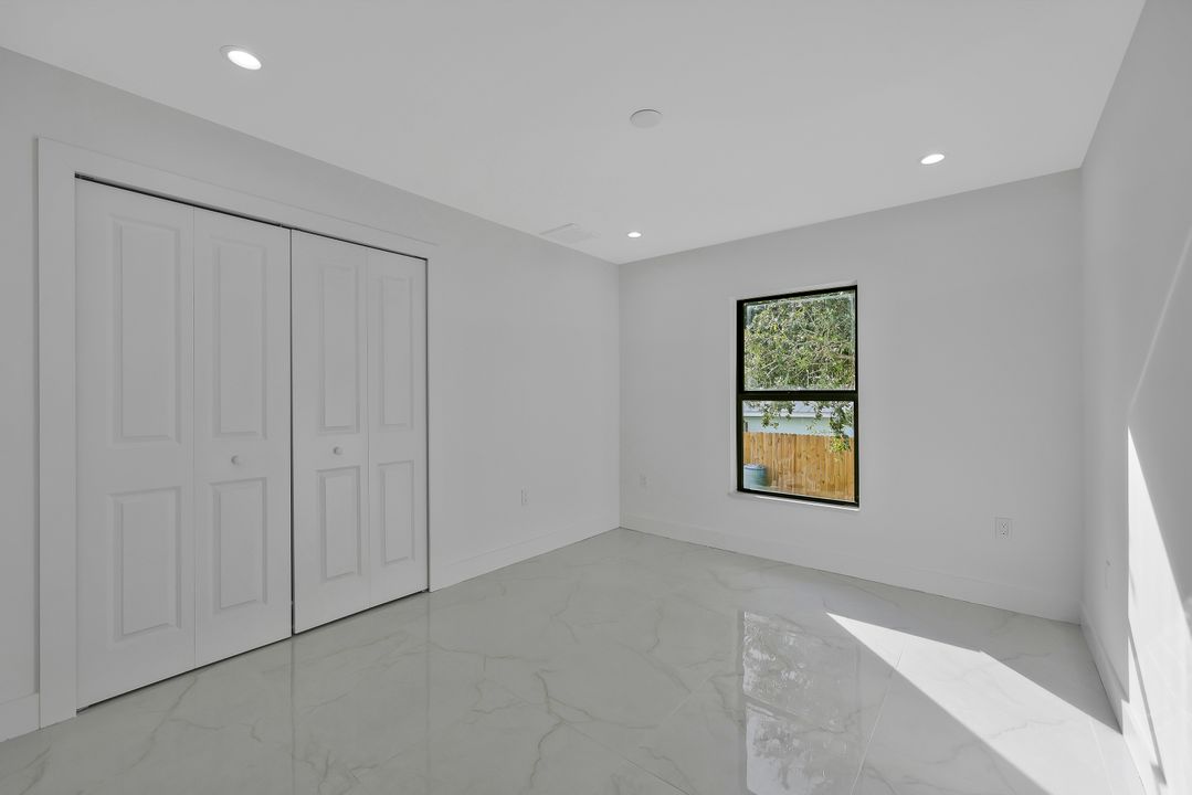 125 Holland St, North Fort Myers, FL 33917