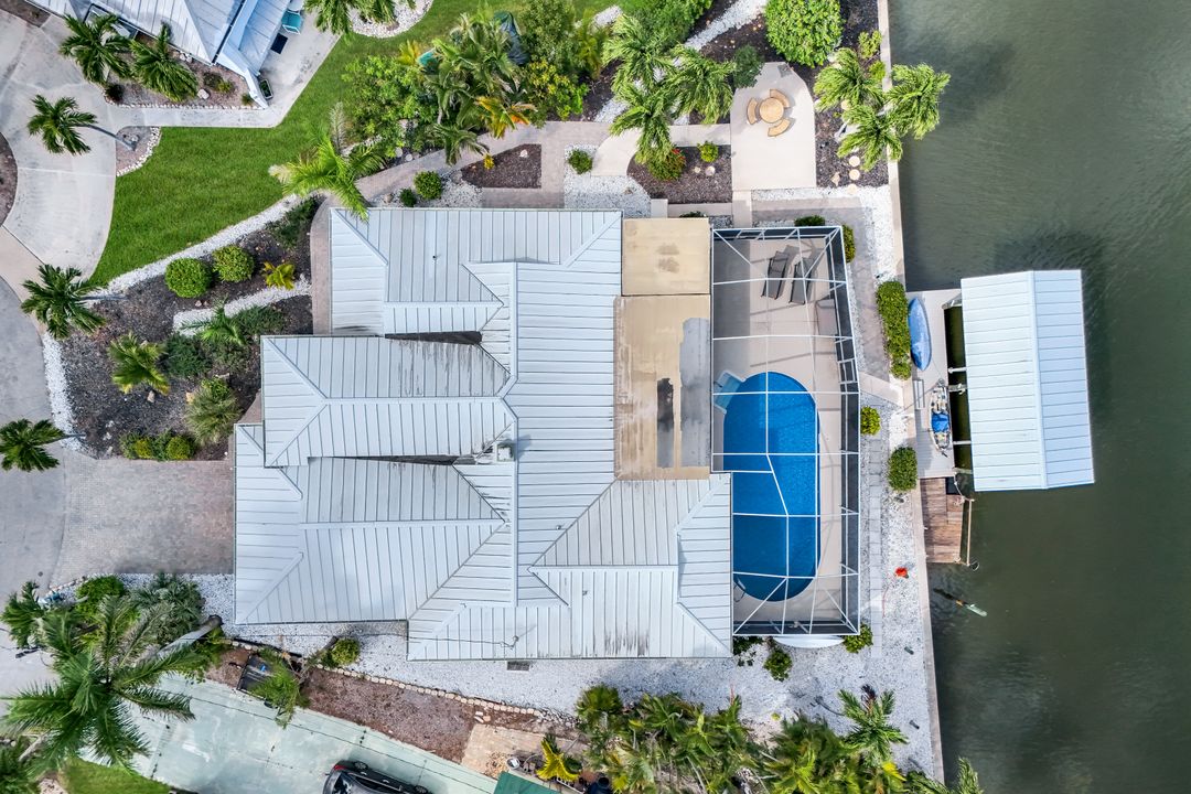 8552 Lagoon Rd, Fort Myers Beach, FL 33931